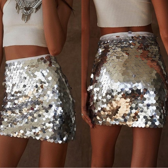 Wild Fable Silver Metallic Disc Sequin Mini Skirt Edgy Baddie Sexy Sz S - Picture 1 of 15